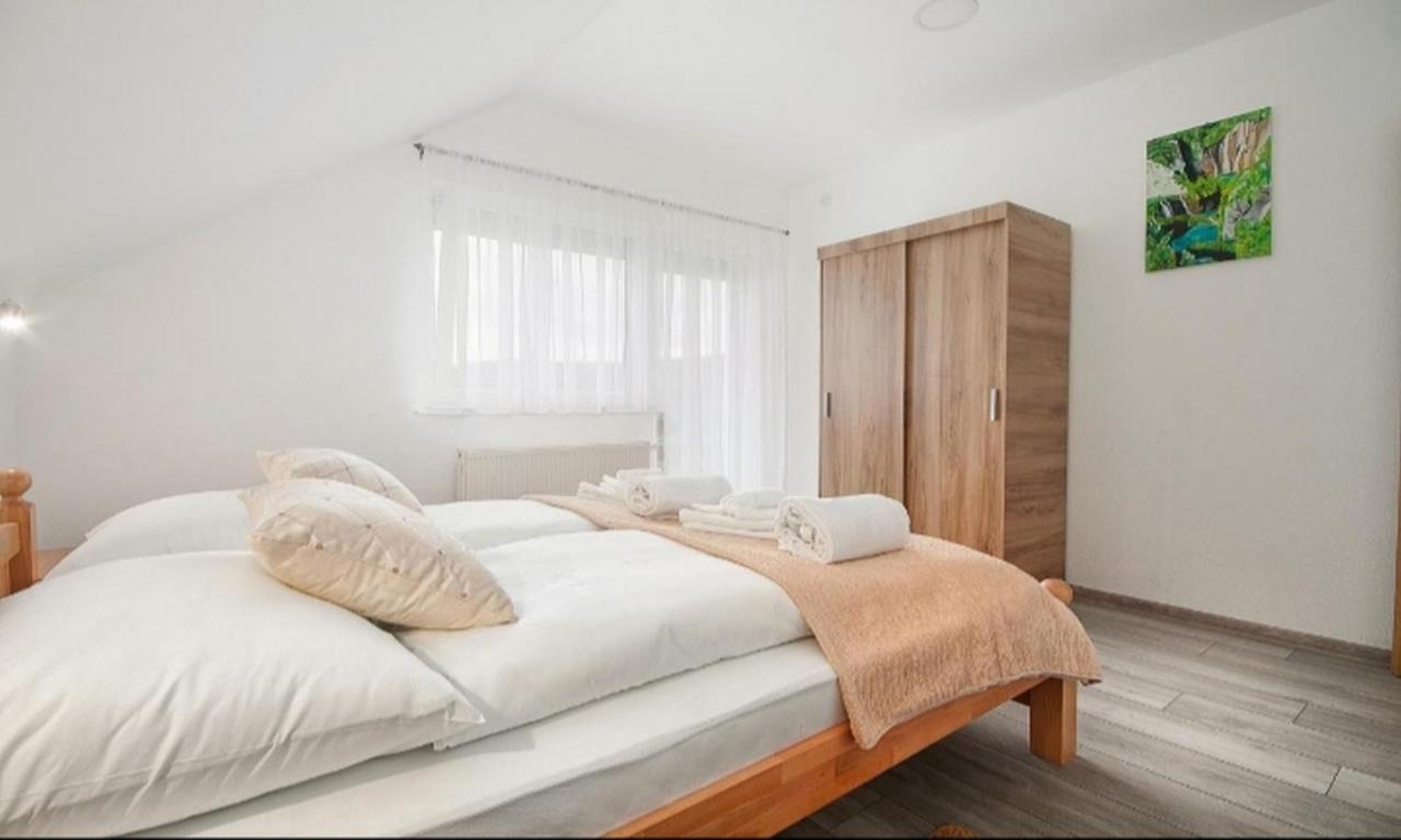 Apartment Josipa Селище Дрежницько Екстер'єр фото